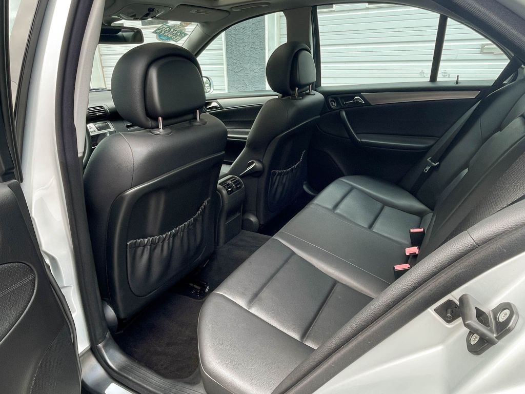 2006 Mercedes-Benz C-Class Image 40