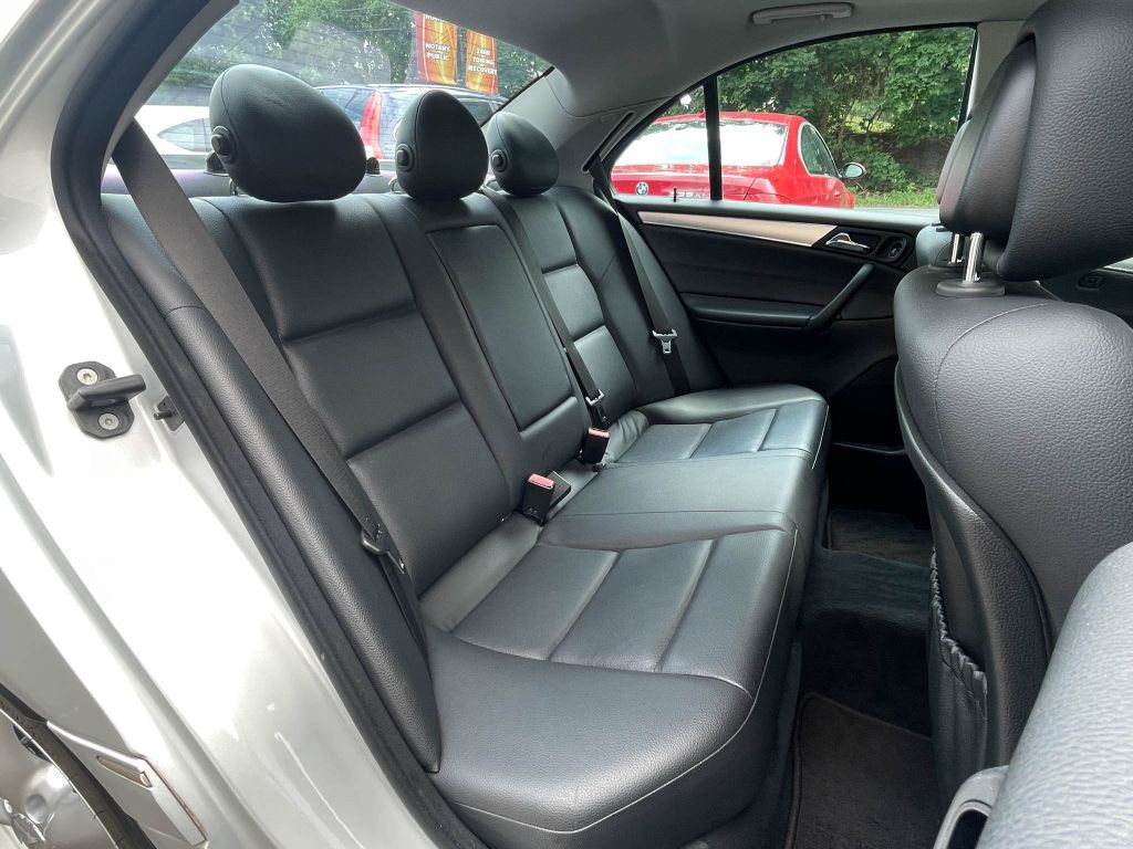 2006 Mercedes-Benz C-Class Image 42