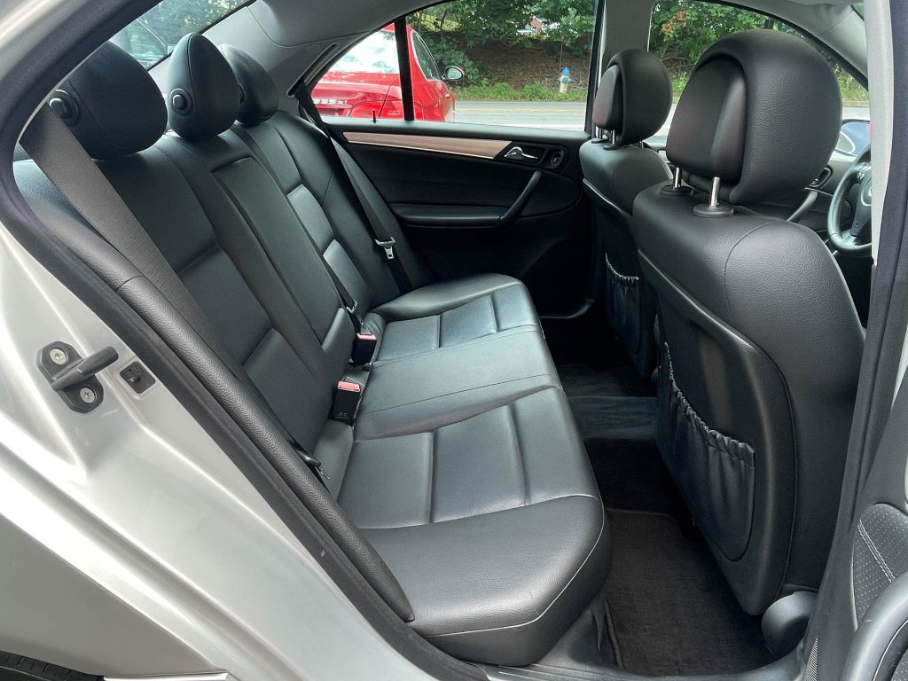 2006 Mercedes-Benz C-Class Image 43