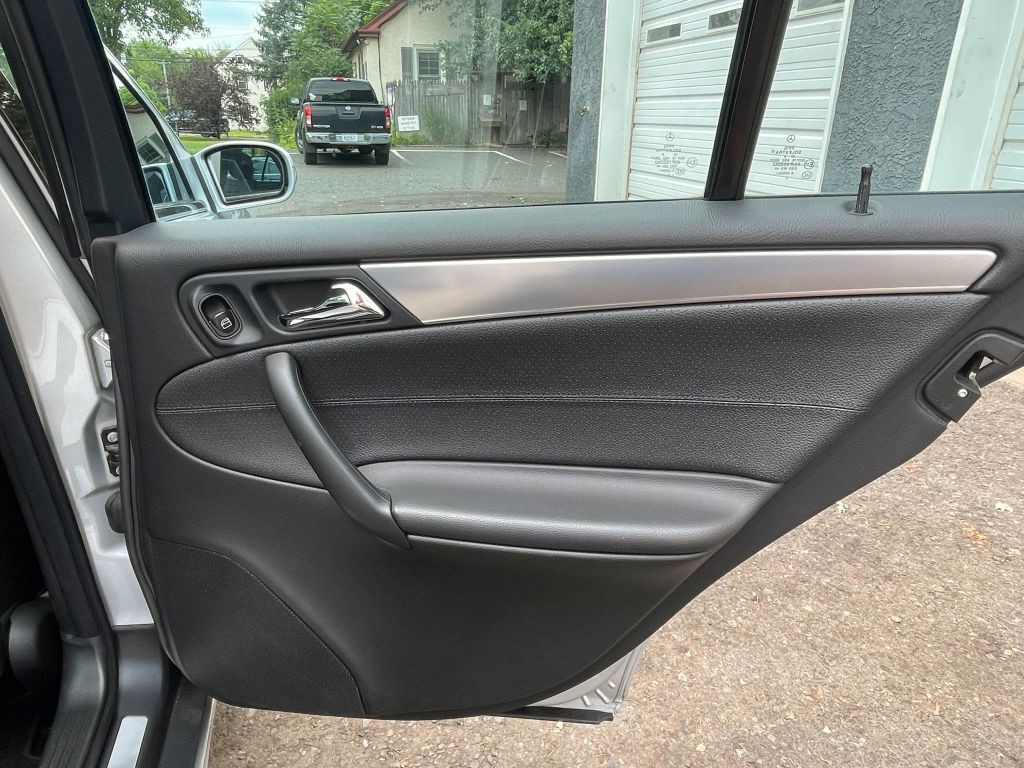 2006 Mercedes-Benz C-Class Image 44