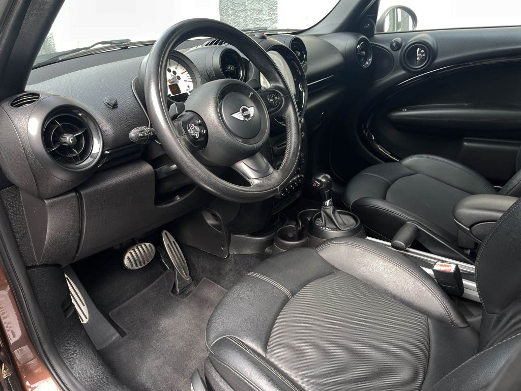 2014 MINI Countryman Image 17