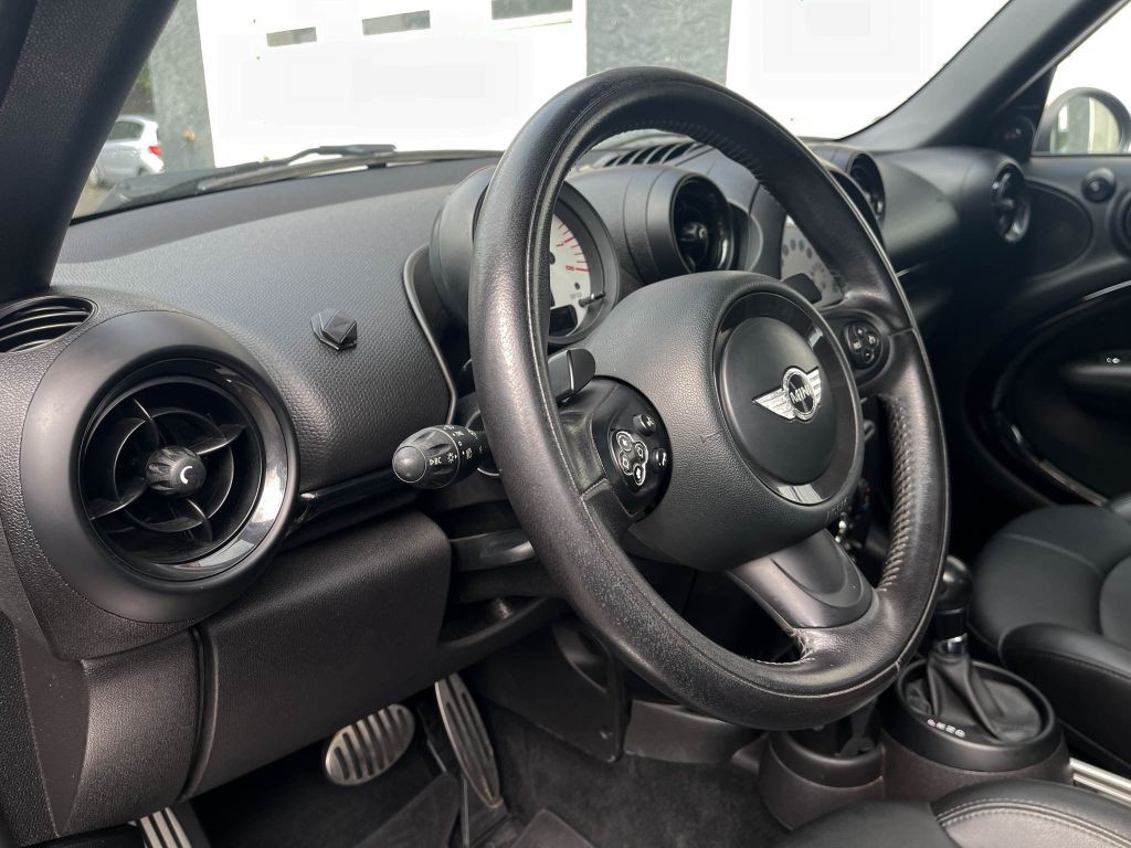 2014 MINI Countryman Image 18