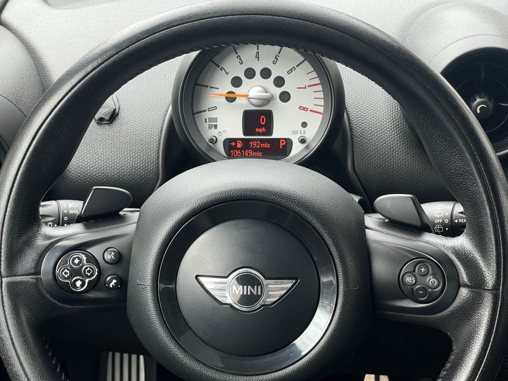 2014 MINI Countryman Image 24