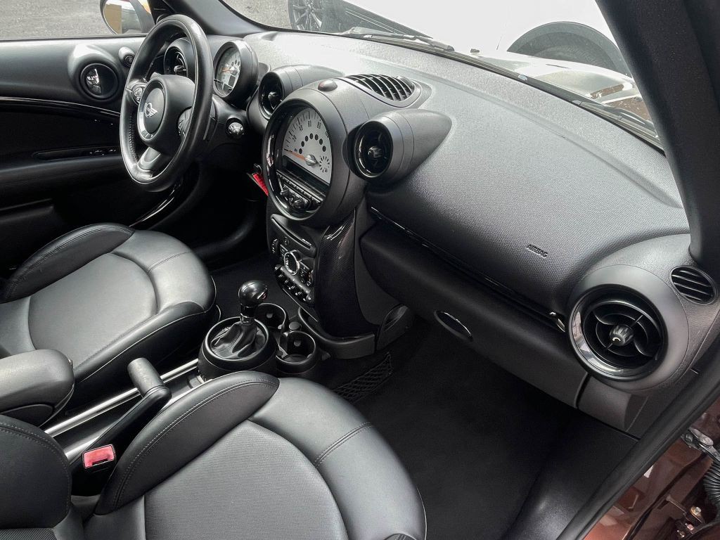 2014 MINI Countryman Image 28