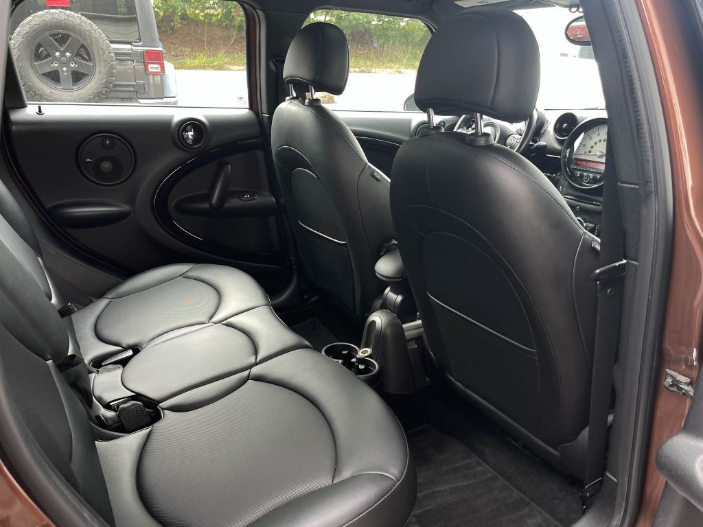 2014 MINI Countryman Image 36
