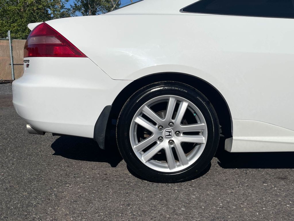 2005 Honda Accord Image 8