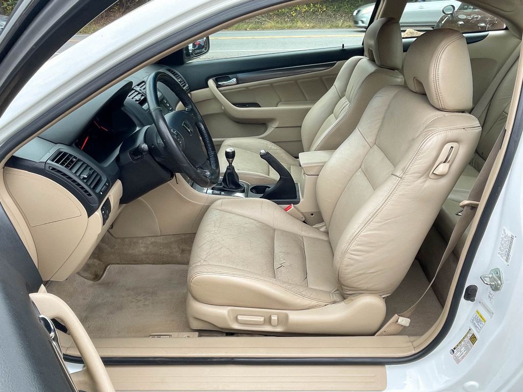 2005 Honda Accord Image 15