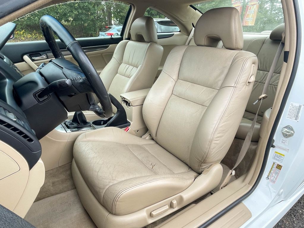2005 Honda Accord Image 16