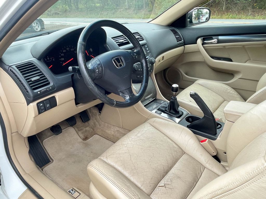 2005 Honda Accord Image 17