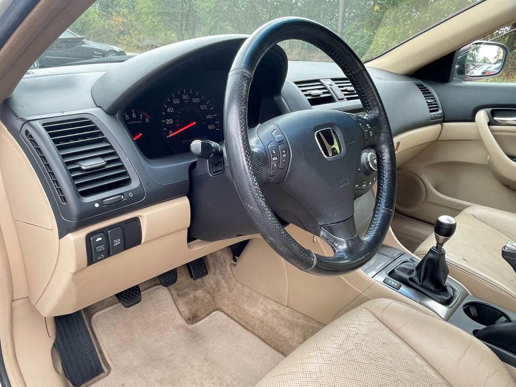 2005 Honda Accord Image 18