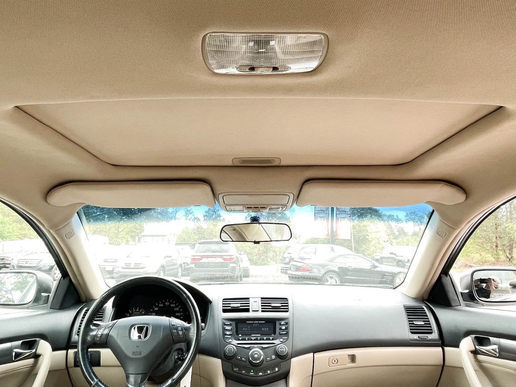 2005 Honda Accord Image 19