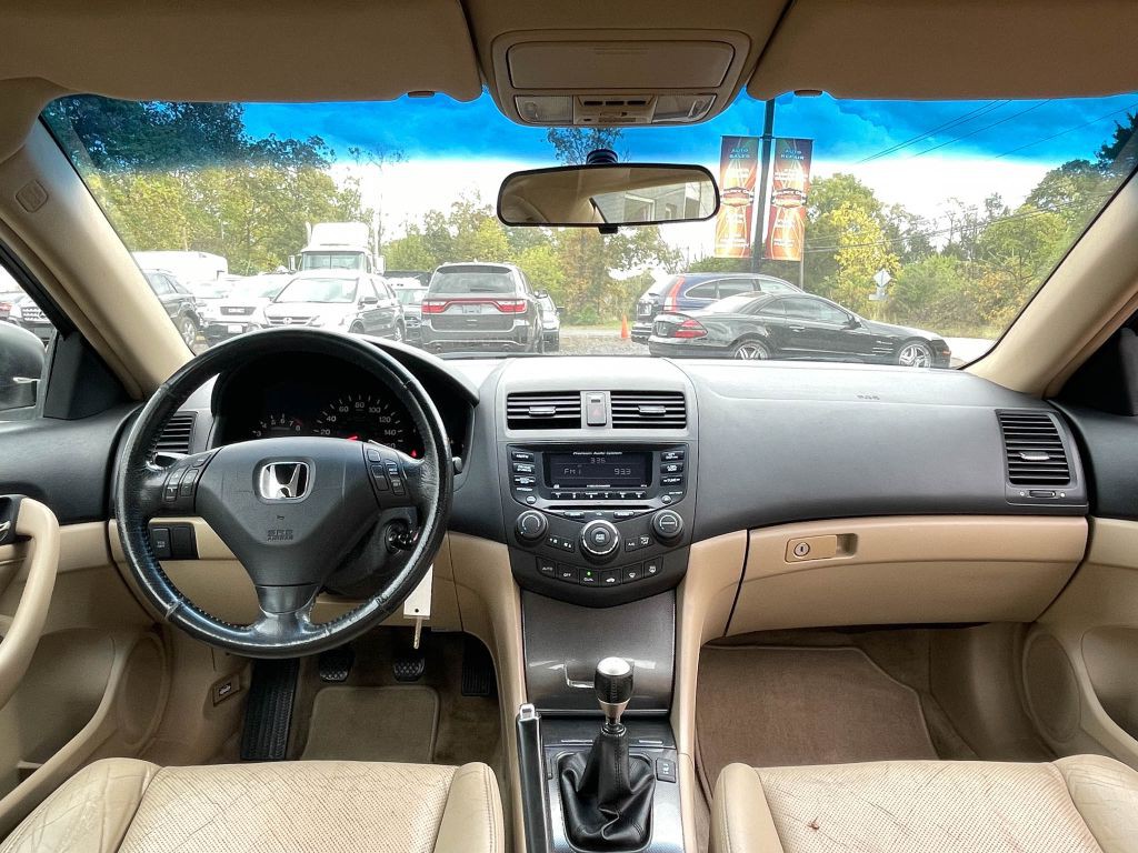 2005 Honda Accord Image 20