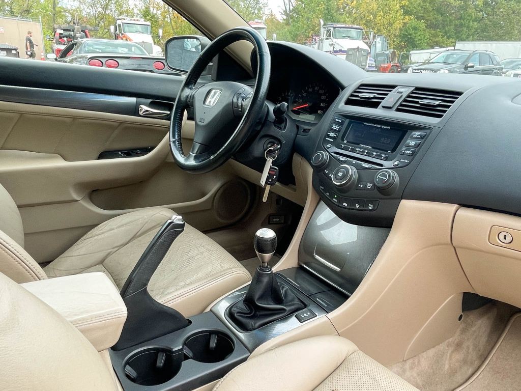 2005 Honda Accord Image 29