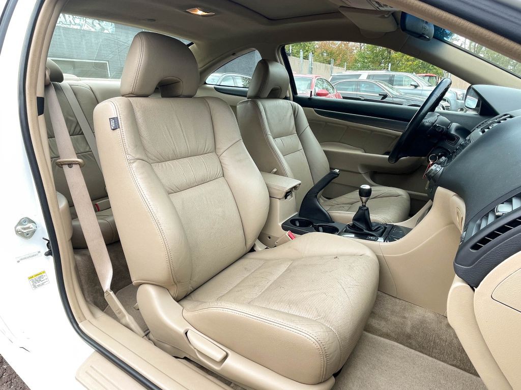 2005 Honda Accord Image 30