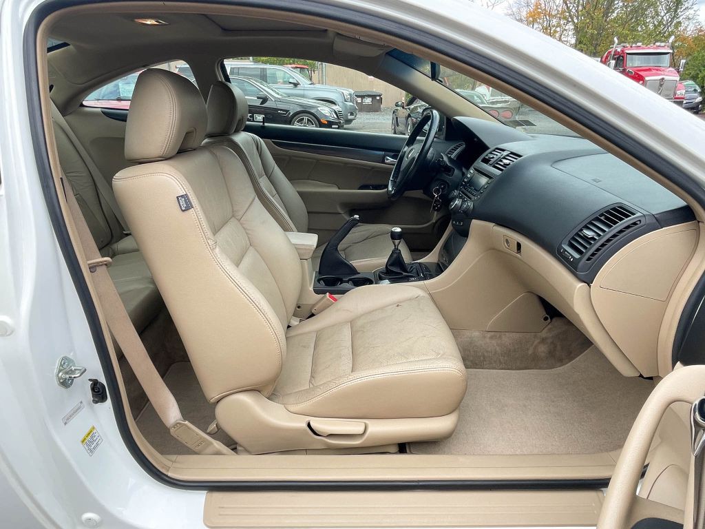 2005 Honda Accord Image 31