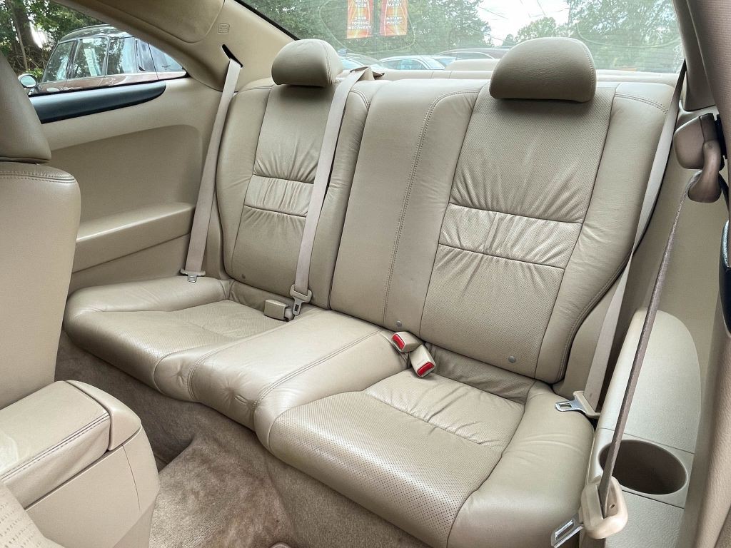 2005 Honda Accord Image 35