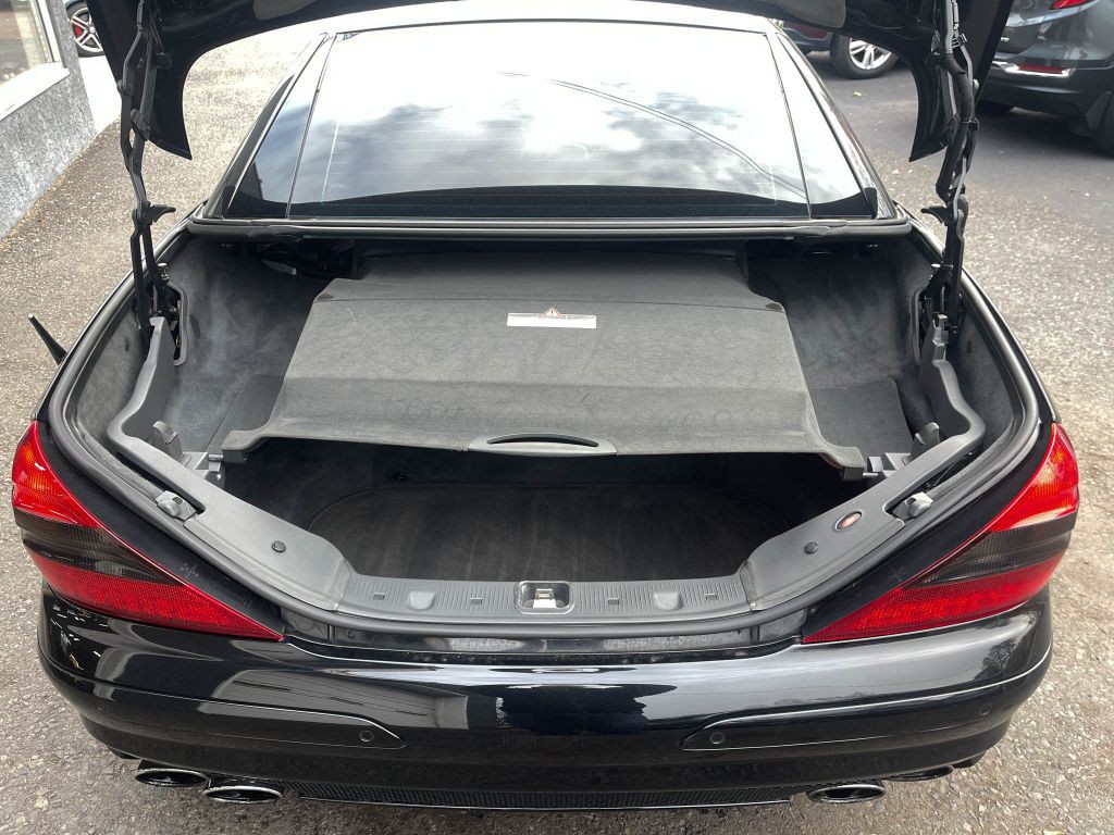 2004 Mercedes-Benz SL-Class Image 6