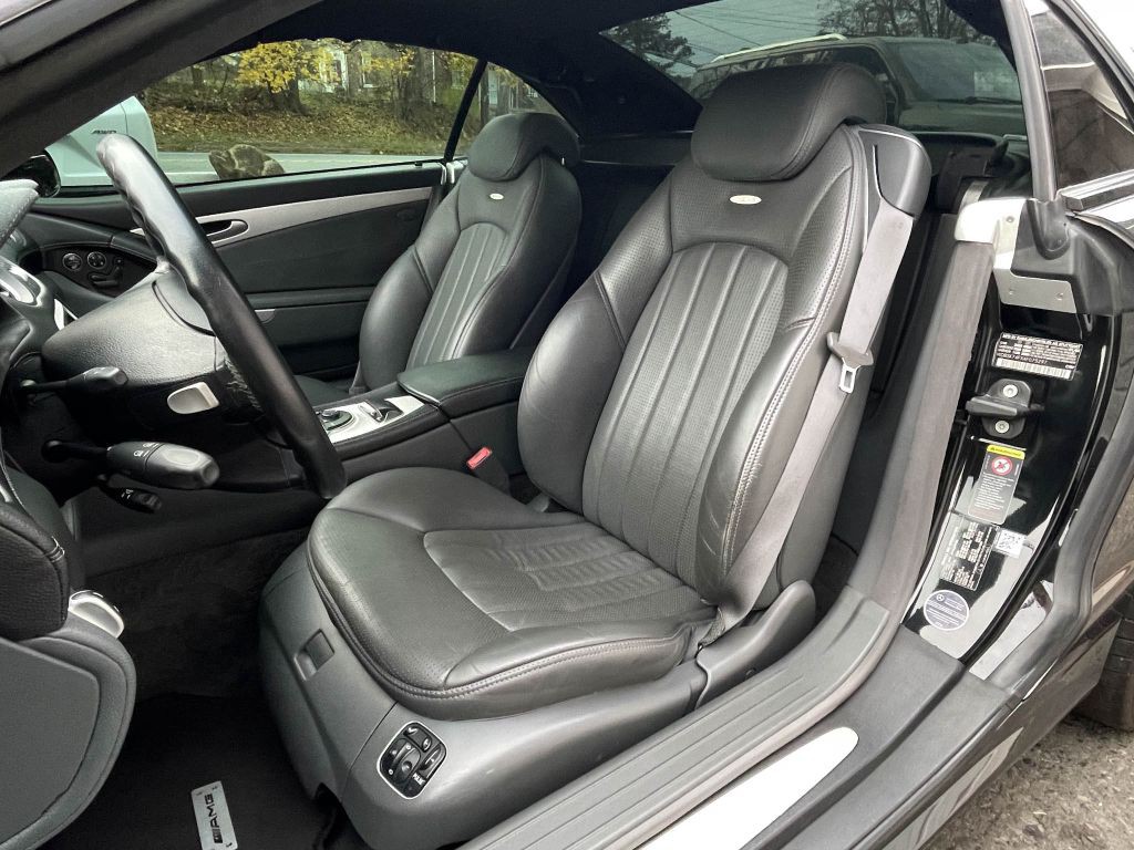2004 Mercedes-Benz SL-Class Image 26