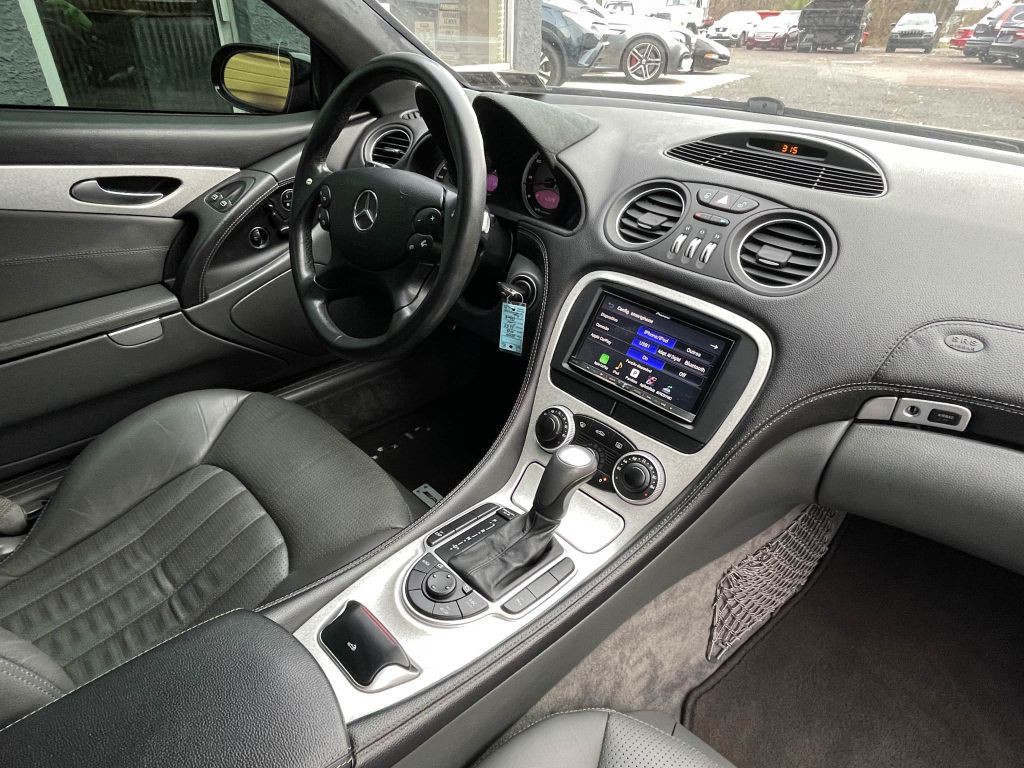 2004 Mercedes-Benz SL-Class Image 35
