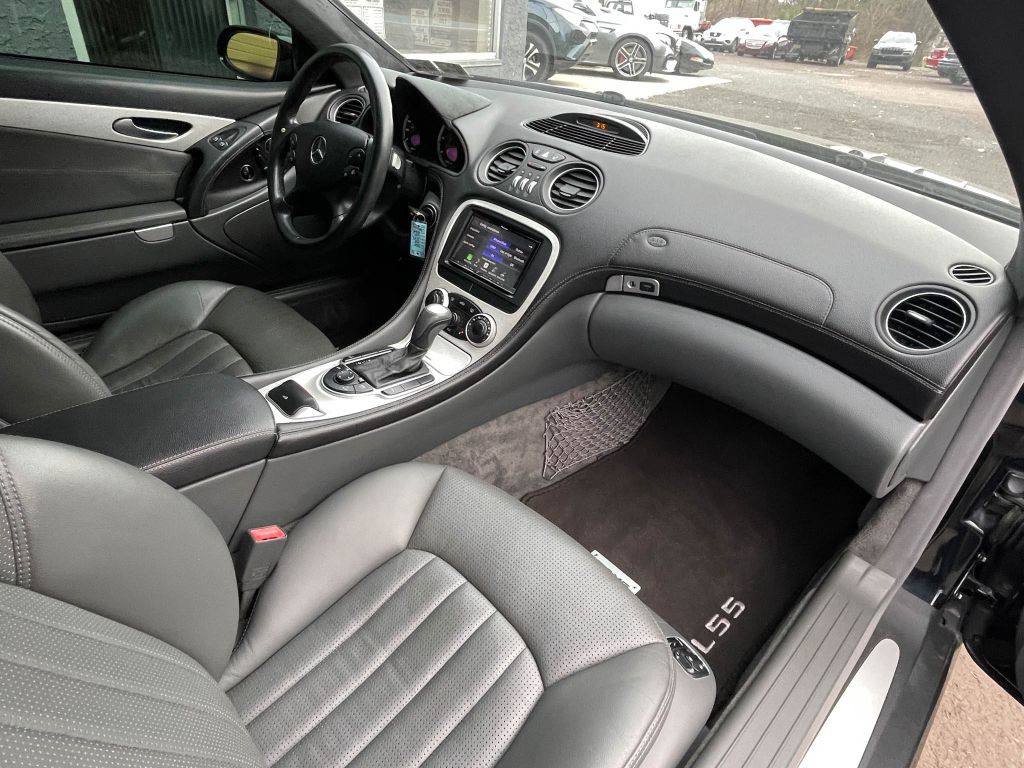 2004 Mercedes-Benz SL-Class Image 36