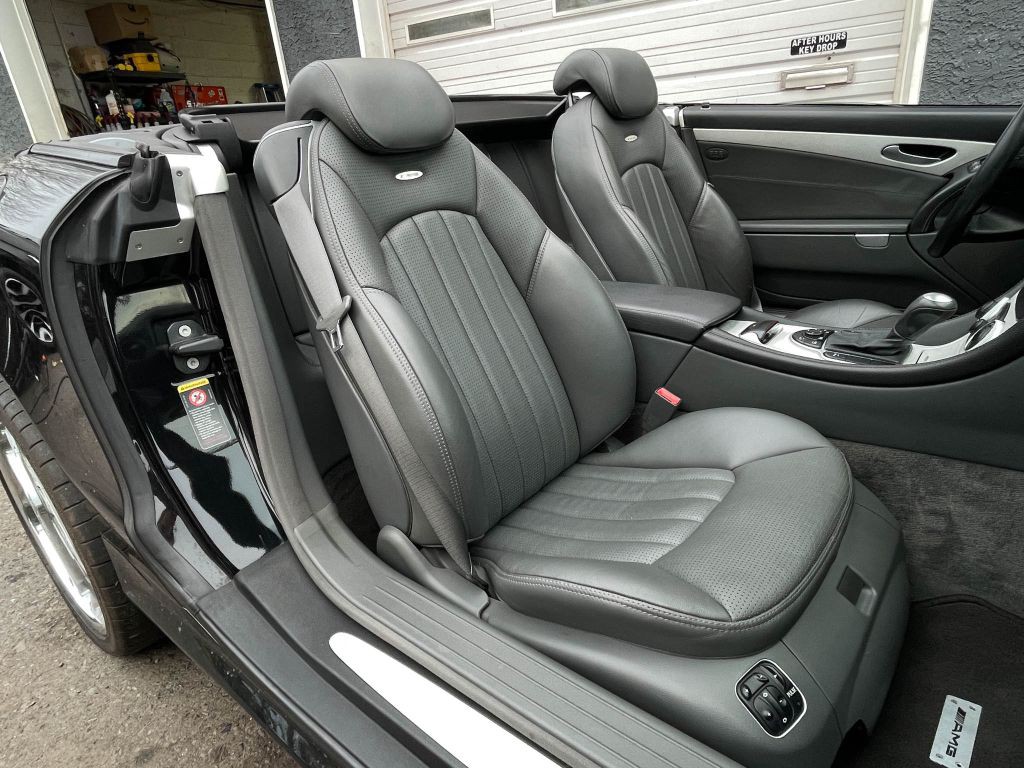 2004 Mercedes-Benz SL-Class Image 39
