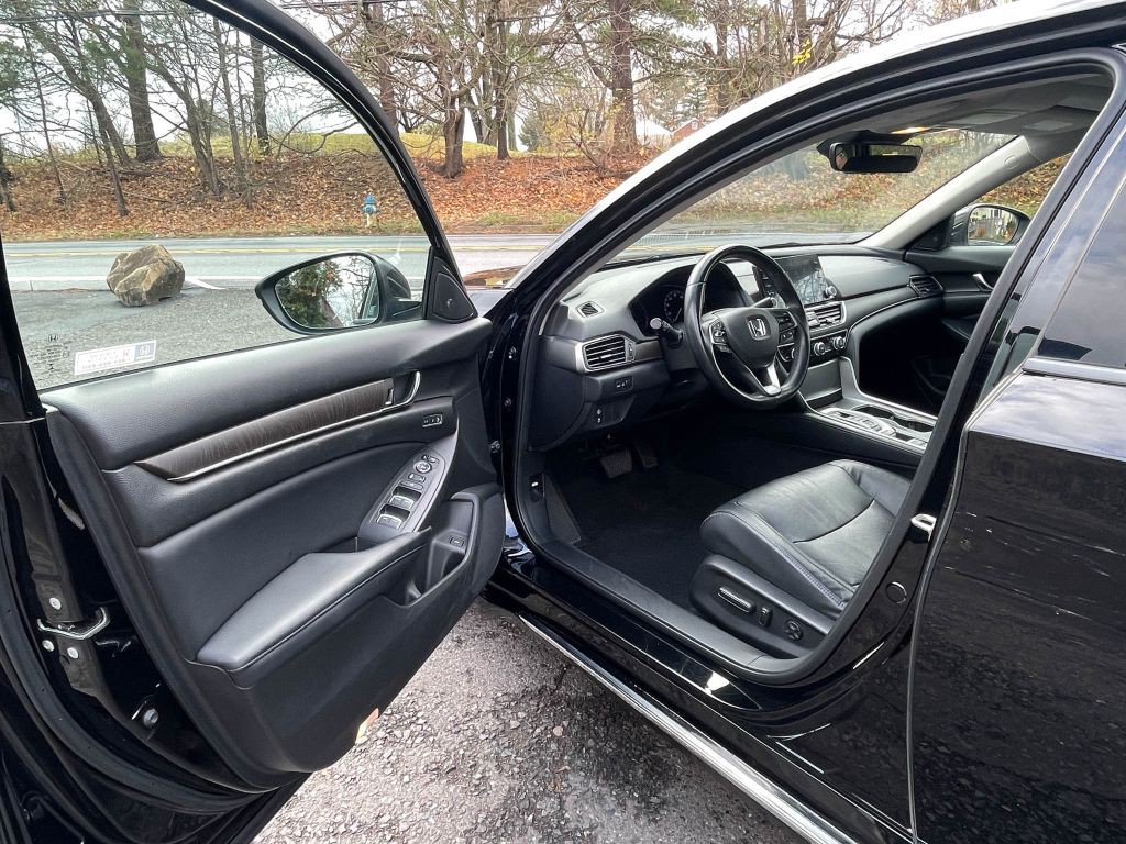 2018 Honda Accord Image 13