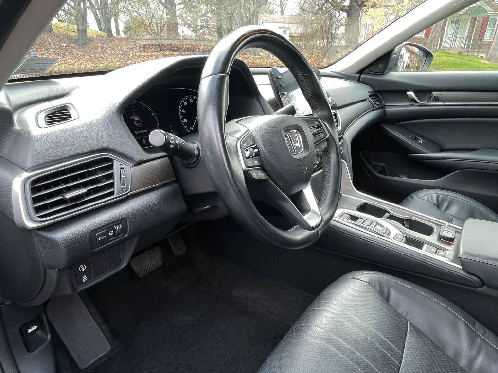 2018 Honda Accord Image 16