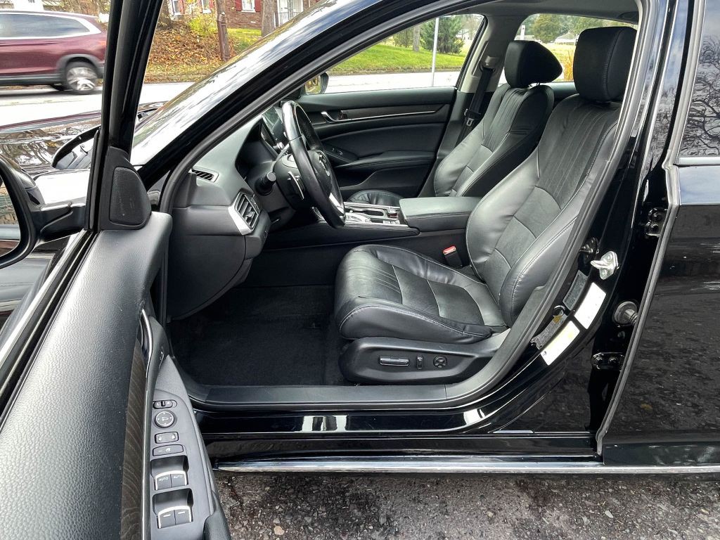 2018 Honda Accord Image 19