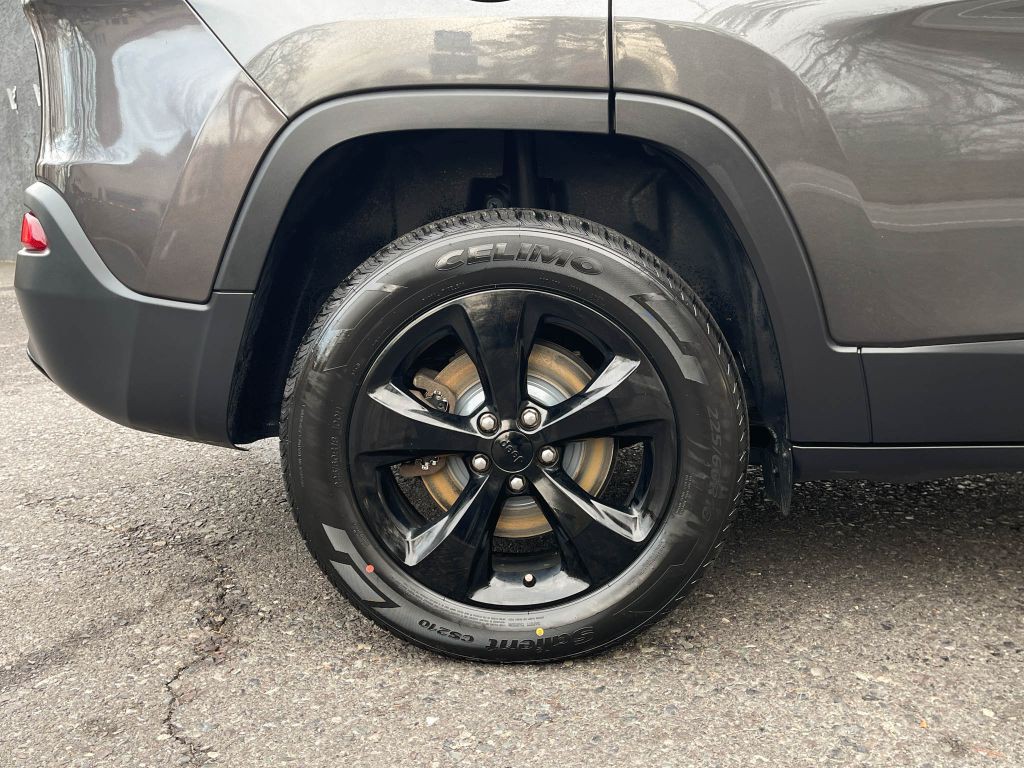 2016 Jeep Cherokee Image 13