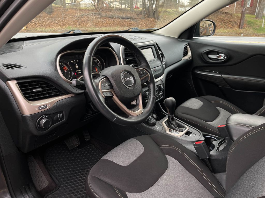 2016 Jeep Cherokee Image 18