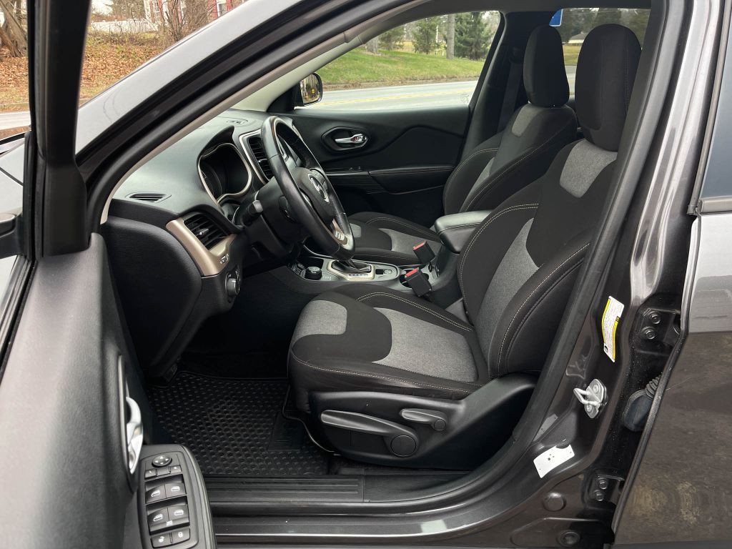 2016 Jeep Cherokee Image 19