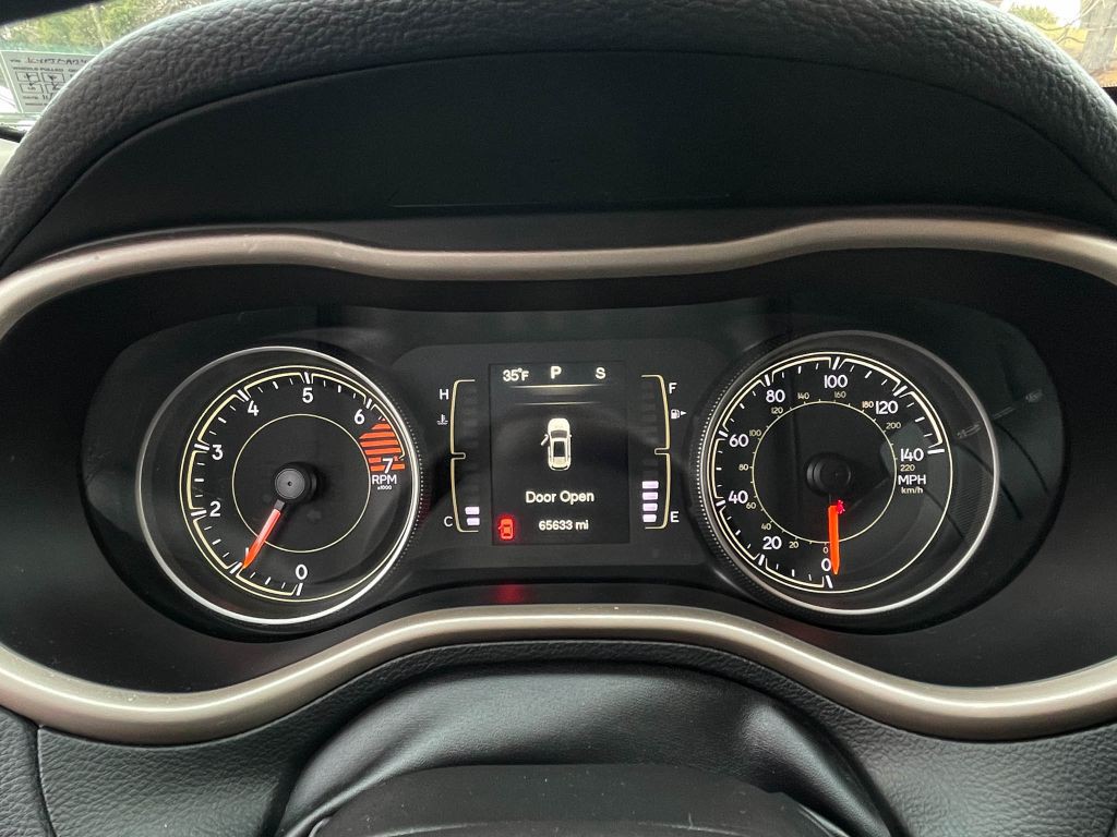 2016 Jeep Cherokee Image 24