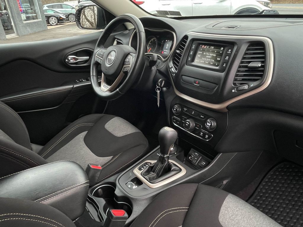 2016 Jeep Cherokee Image 25