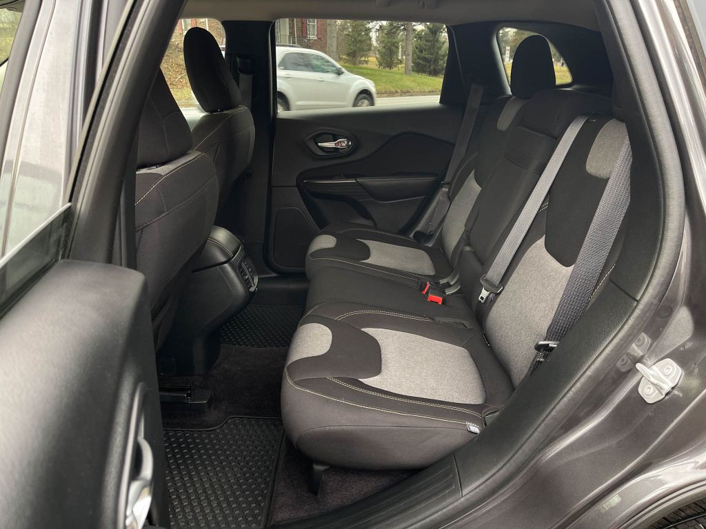 2016 Jeep Cherokee Image 31