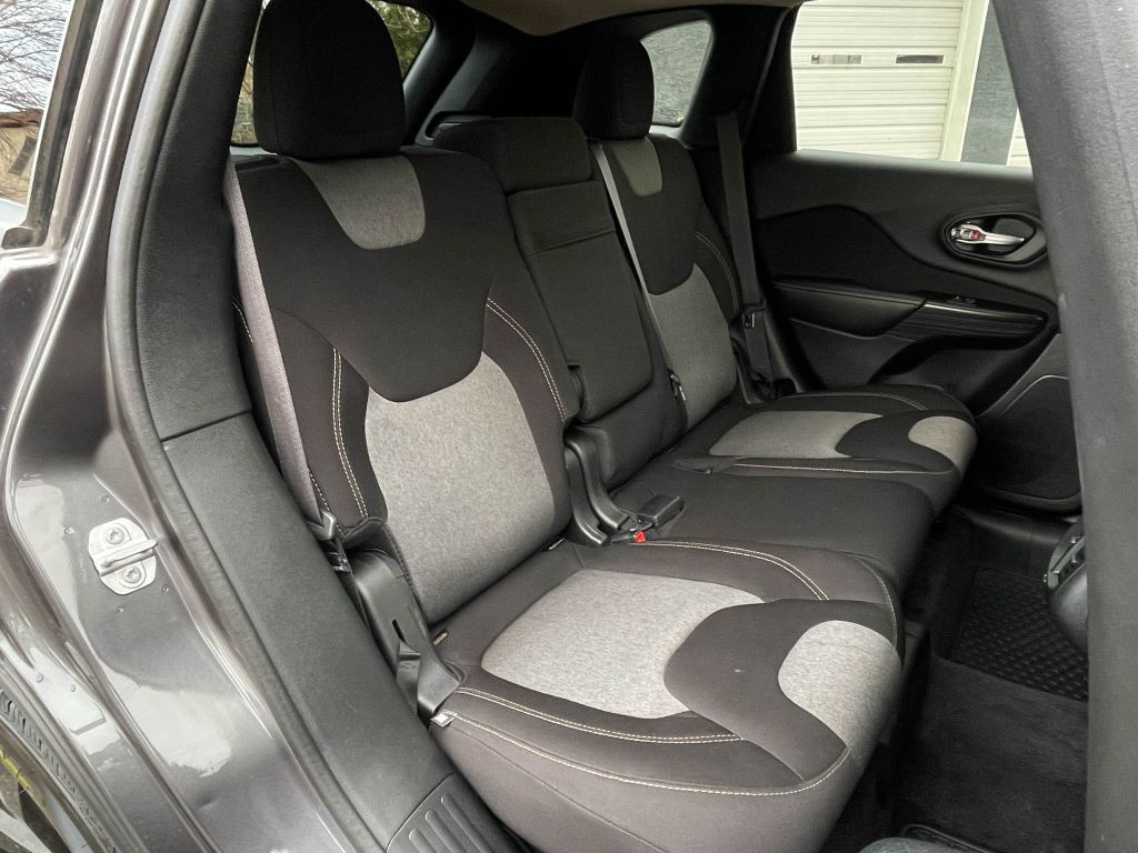 2016 Jeep Cherokee Image 33