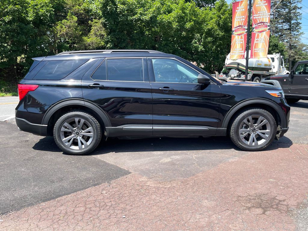 2021 Ford Explorer Image 3