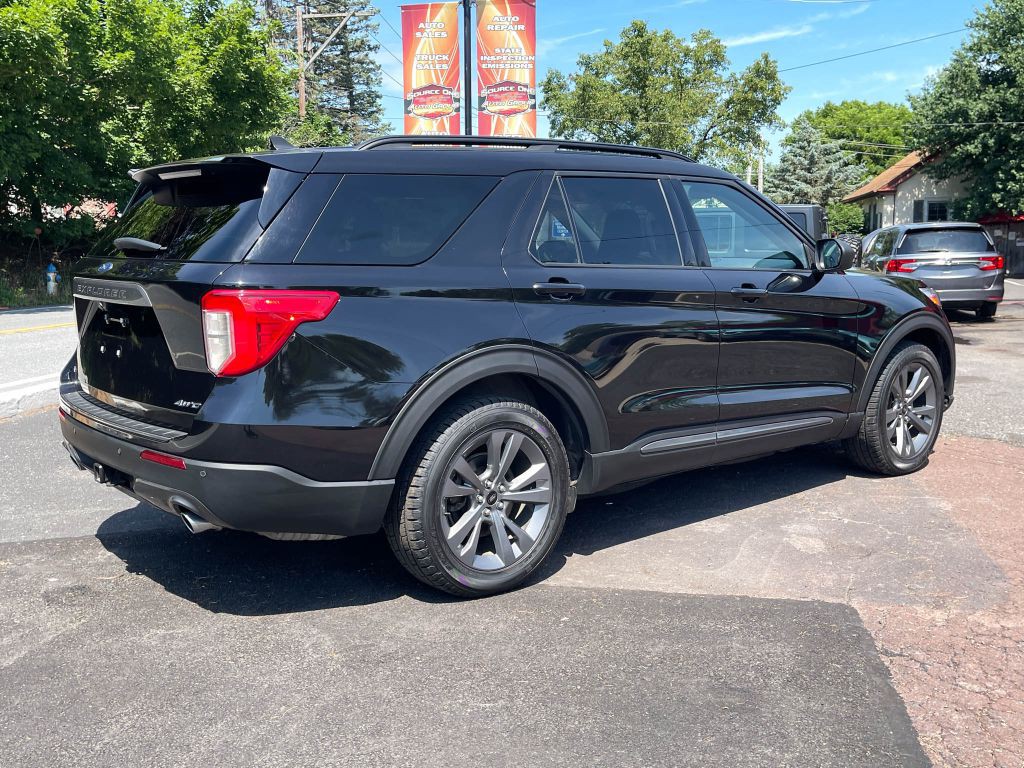 2021 Ford Explorer Image 4