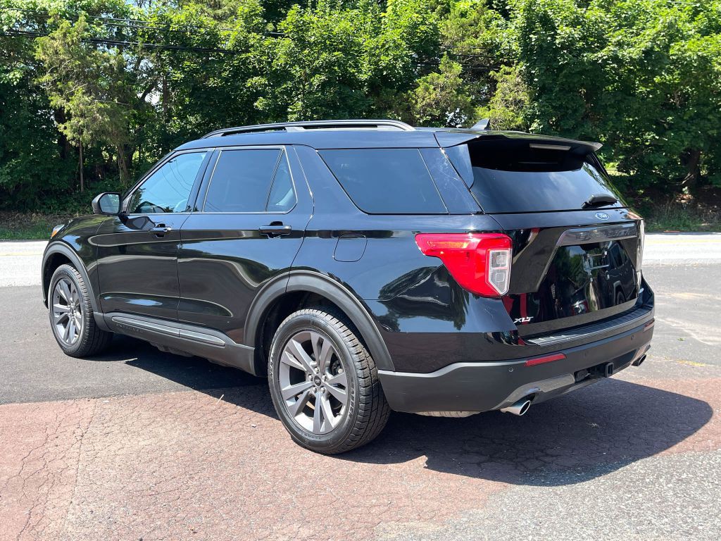 2021 Ford Explorer Image 8