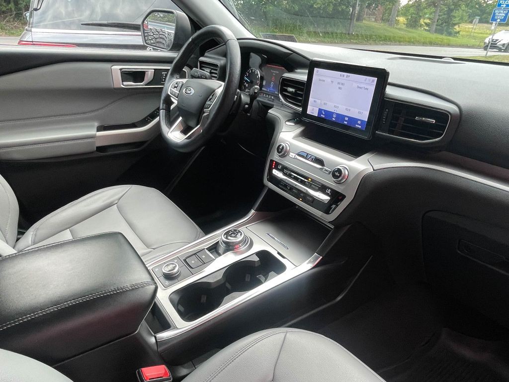 2021 Ford Explorer Image 25
