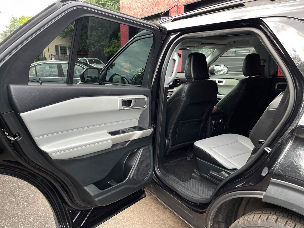 2021 Ford Explorer Image 32