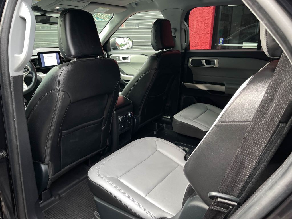 2021 Ford Explorer Image 35
