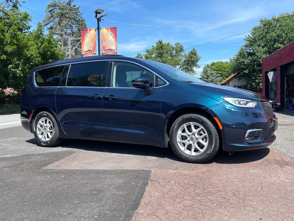 2022 Chrysler Pacifica Image 8
