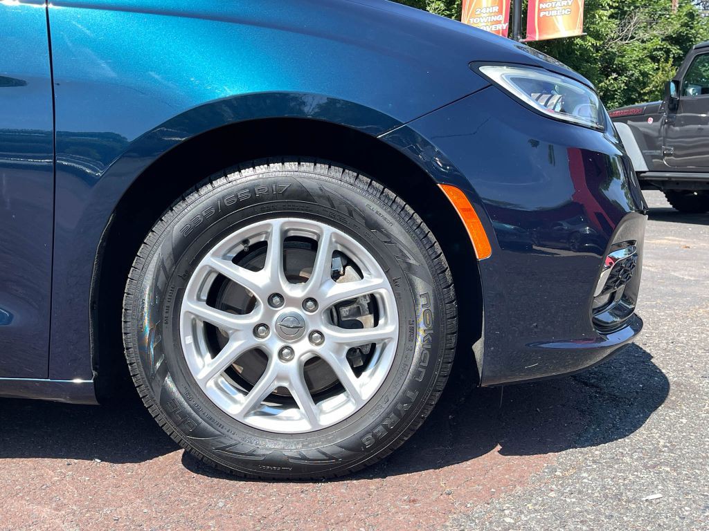 2022 Chrysler Pacifica Image 12