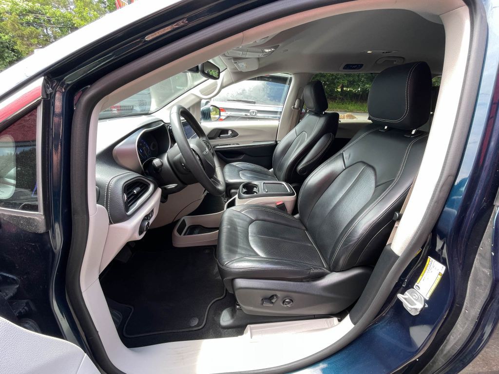 2022 Chrysler Pacifica Image 16