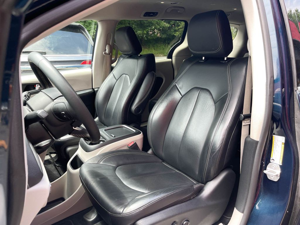 2022 Chrysler Pacifica Image 17