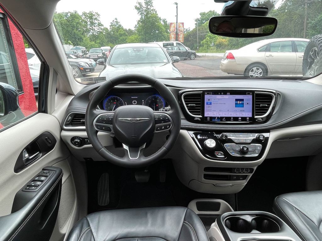 2022 Chrysler Pacifica Image 21