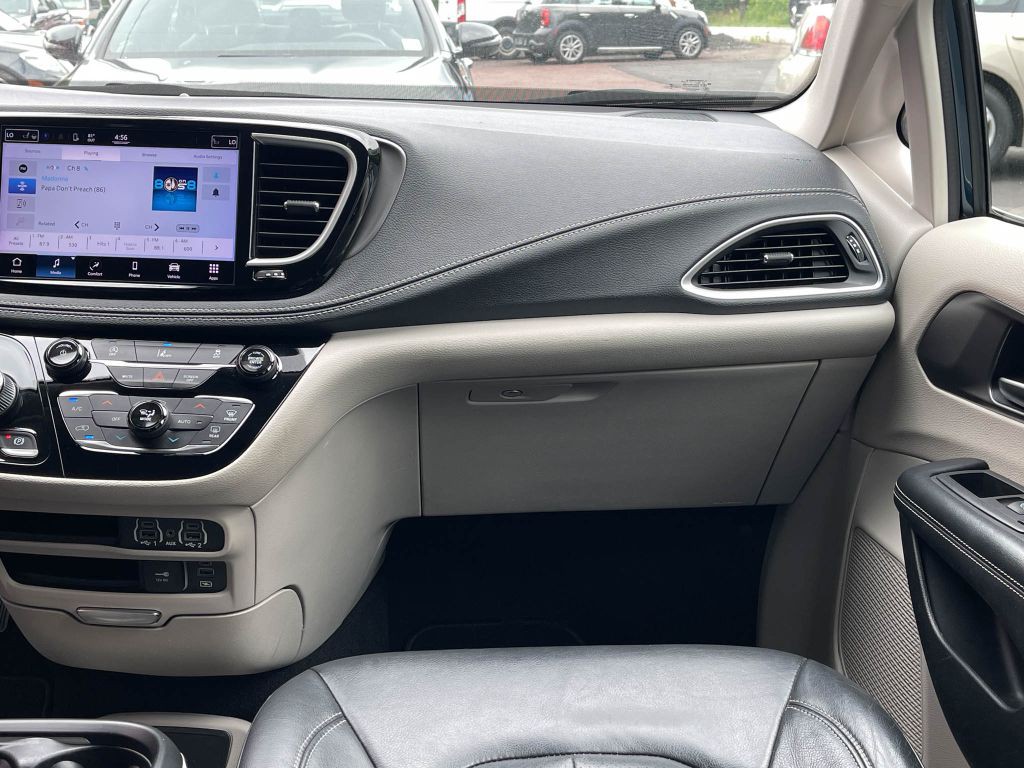 2022 Chrysler Pacifica Image 28