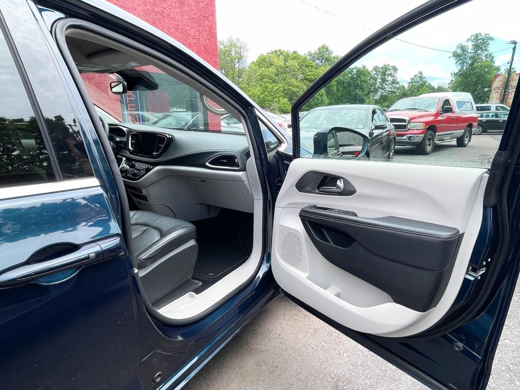 2022 Chrysler Pacifica Image 34