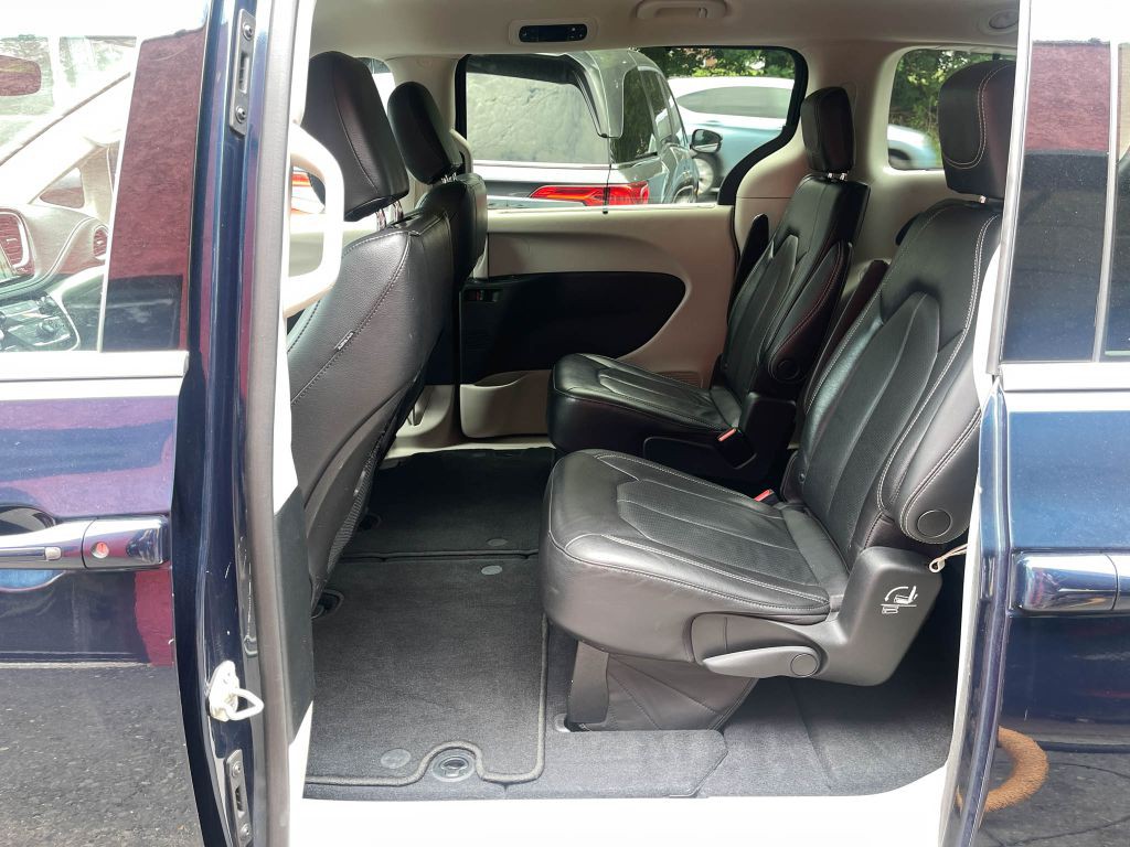 2022 Chrysler Pacifica Image 35