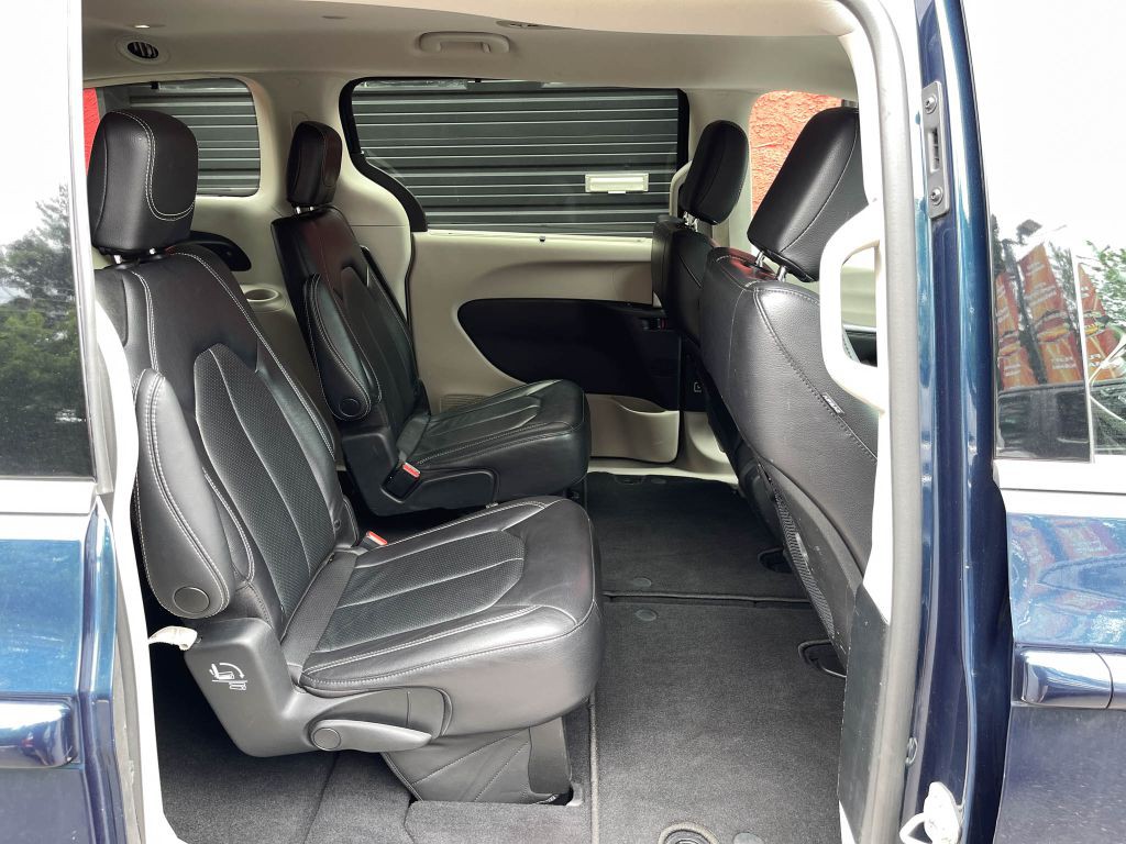 2022 Chrysler Pacifica Image 39